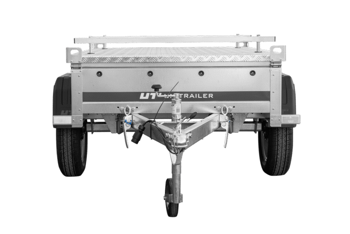 9 mm Multiplexboden und 30 cm Stahlbordwände