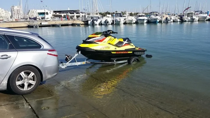 Verstellbare gepolsterte Doppelschienen für Motomarinen